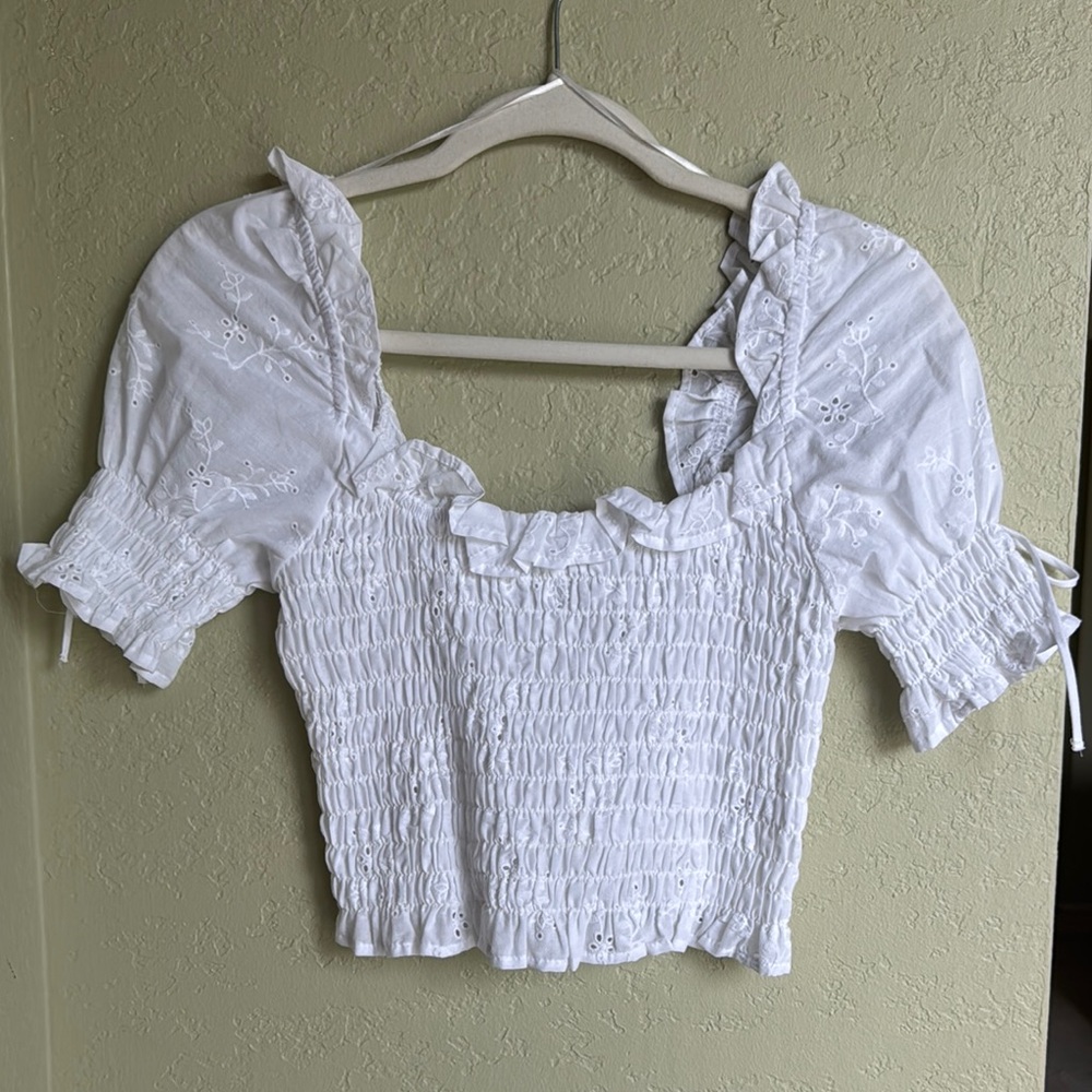 Love Tree White Puff Sleeve Smocked Crop Blouse Size M